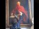 ПроХАМАСовская активистка уничтожает портрет лорда Бальфура, Кембридж. Фото: t.me/podosokorsky