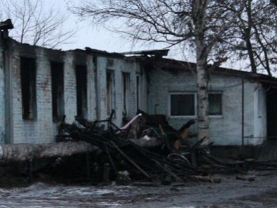 Сгоревшее здание Новохоперского психоневрологического диспансера. Фото: chr.aif.ru