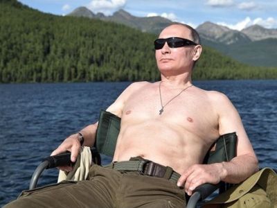 Путин на рыбалке. Источник - meduza.io