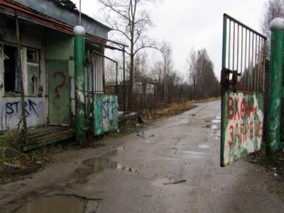 Брошенный военный городок. Фото: Swalker.org